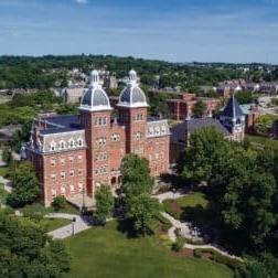 从华盛顿校园的无人机视图中看到的老美因 & Jefferson College in May 2018.